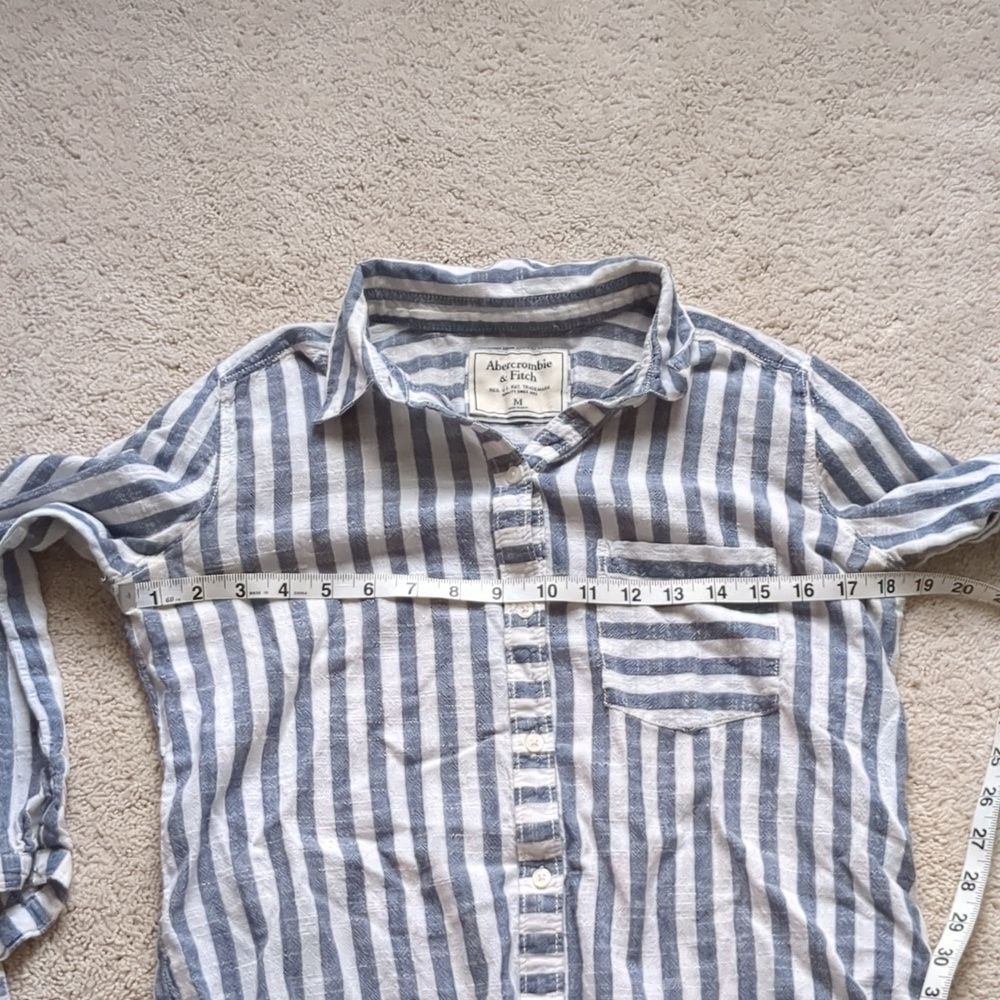 Abercrombie & Fitch Blue and White Striped Button Down Shirt - Picture 6 of 9